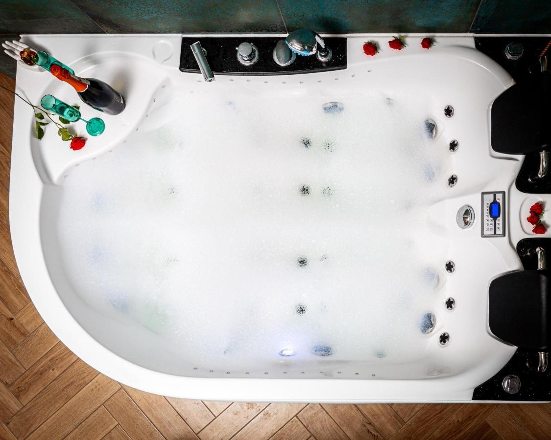 Jacuzzi & Bike Apartment, คราคูฟ ภายนอก รูปภาพ