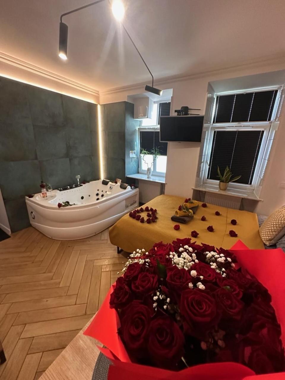 Jacuzzi & Bike Apartment, คราคูฟ ภายนอก รูปภาพ